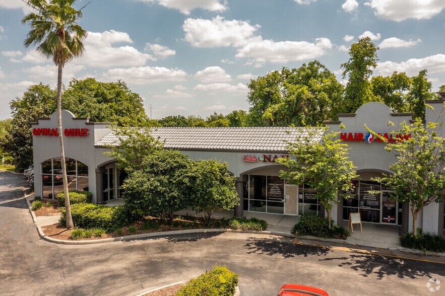 More Photos Of 9428-9470 W Colonial Dr, Ocoee General Retail For Lease