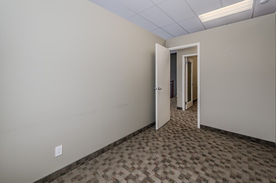 More Photos Of 90 Earl Martin Dr, Woolwich Medical For Lease