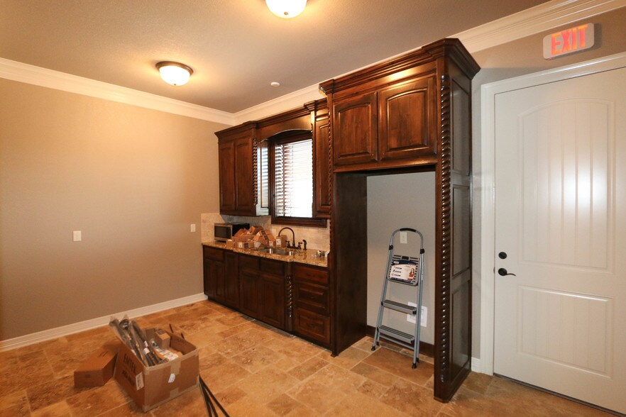 More Photos Of 15488 Fm 2493, Tyler Medical For Lease