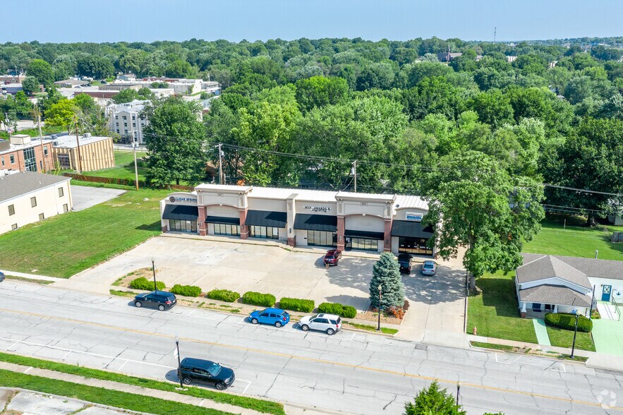 More Photos Of 805-807 W Main St, Blue Springs Storefront Retail Office For Sale