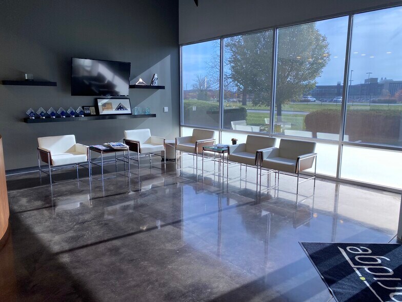 More Photos Of 6500 Technology Center Dr, Indianapolis Light Distribution For Lease