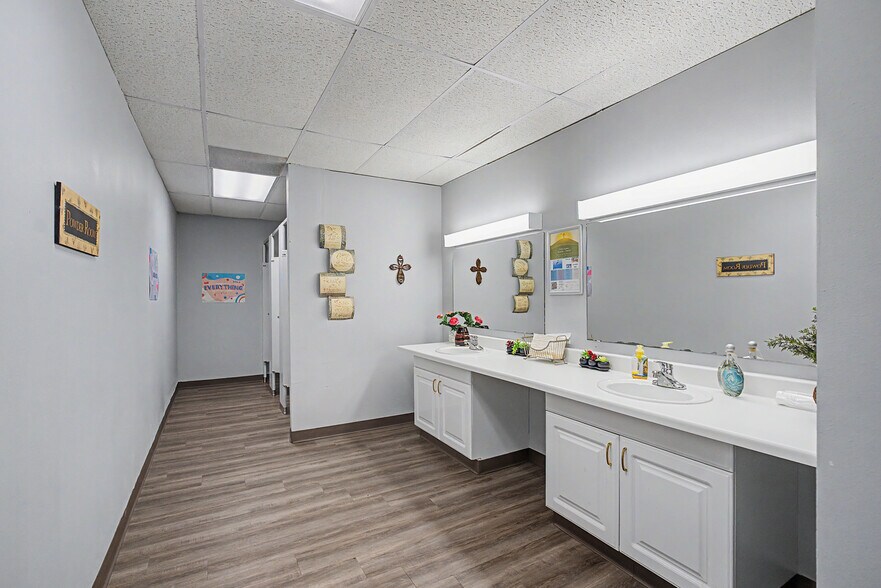 More Photos Of 2111 Skyline Dr, Mesquite Religious Facility For Sale