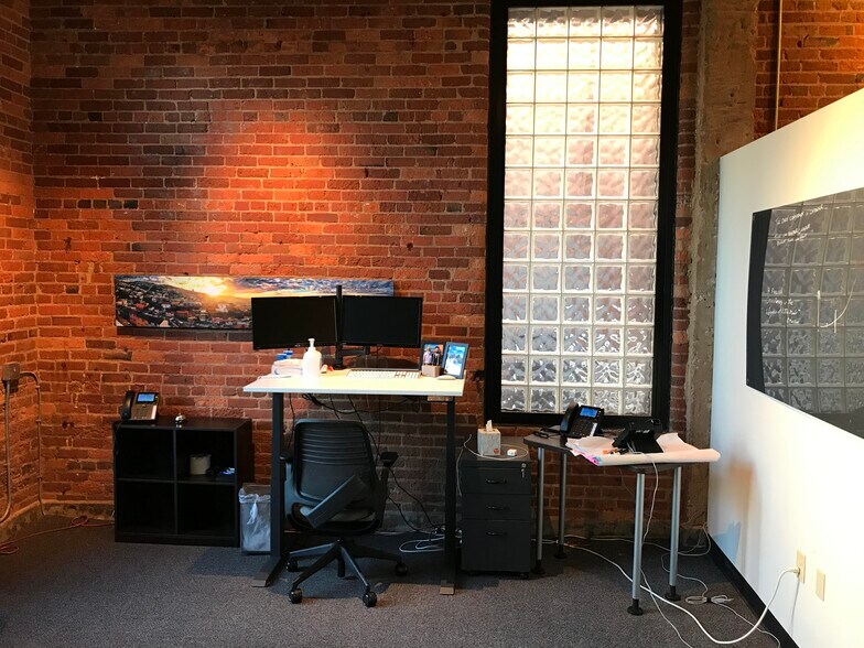 More Photos Of 7 S Laurens St, Greenville Office For Sale