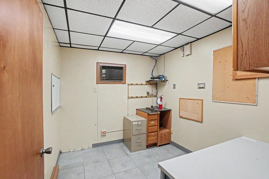 More Photos Of 1230 Locust St, Fremont Manufacturing For Lease