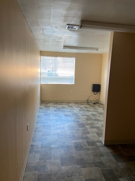More Photos Of 22 Van Buren Ave, Floral Park Warehouse For Lease