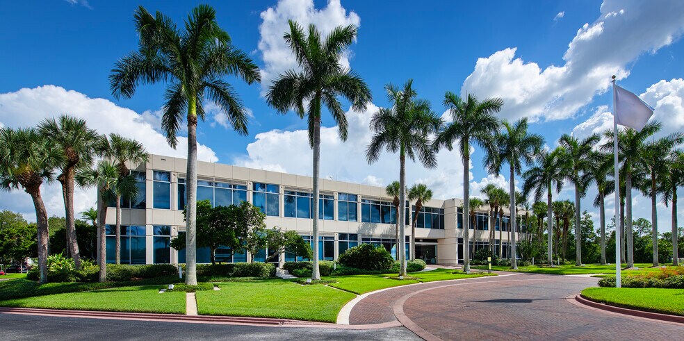 More Photos Of 560 Carillon Pky, Saint Petersburg Unknown For Lease