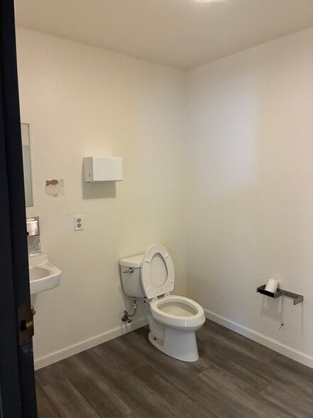 More Photos Of 3450 3rd St, San Francisco Warehouse For Lease
