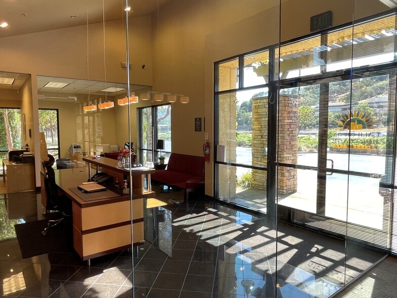 More Photos Of 4304 Redwood Hwy, San Rafael Office For Lease