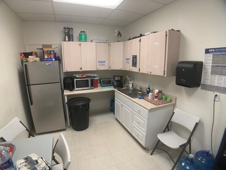 More Photos Of 13191 Starkey Rd, Largo Medical For Sale