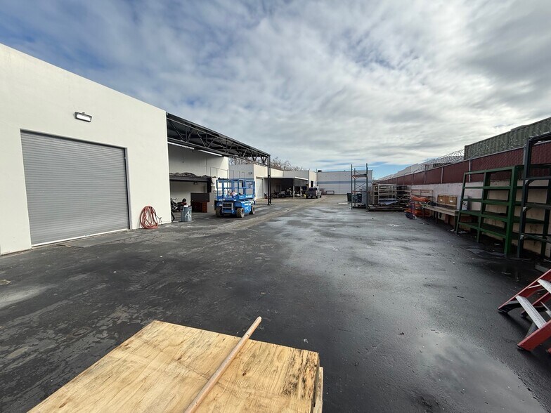 More Photos Of 23 Rickenbacker Cir, Livermore Warehouse For Lease
