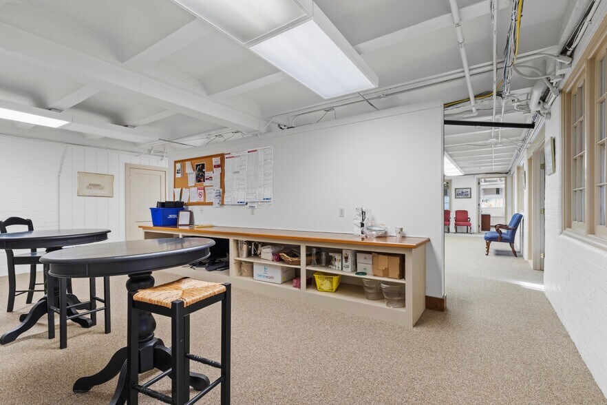 More Photos Of 31 N Main St, Essex Medical For Lease