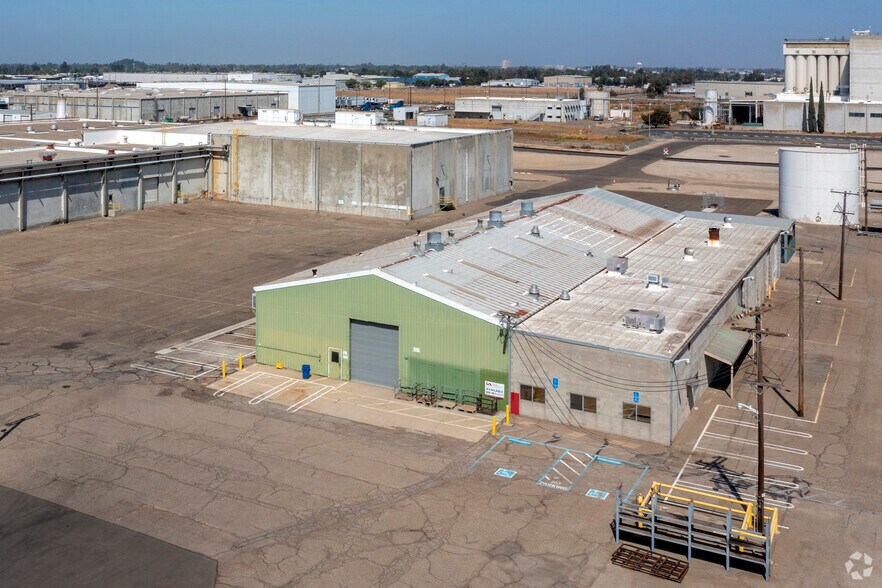 More Photos Of 705 E Whitmore Ave, Modesto Manufacturing For Lease