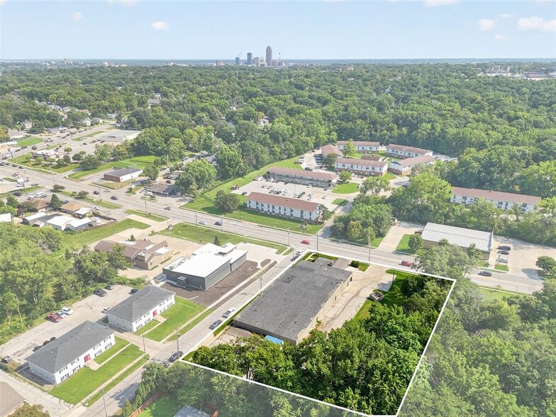 More Photos Of 2401 Hickman Rd, Des Moines Warehouse For Sale