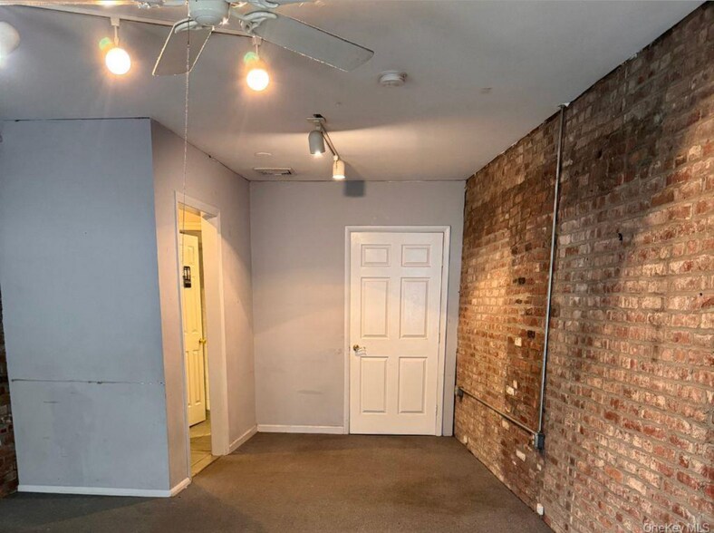 More Photos Of 175 Main St, Ossining General Retail For Lease