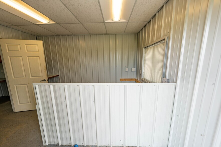 More Photos Of 1067 N Mission Rd, Mount Pleasant Self Storage For Sale