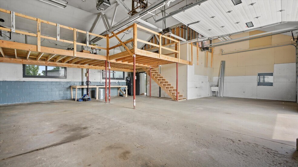 More Photos Of 1900 US 69, Excelsior Springs Warehouse For Sale