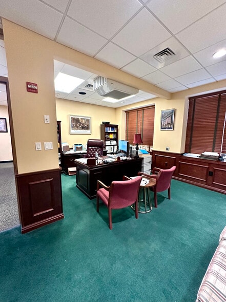 More Photos Of 241 Rushmore Ave, Carle Place Office For Sale