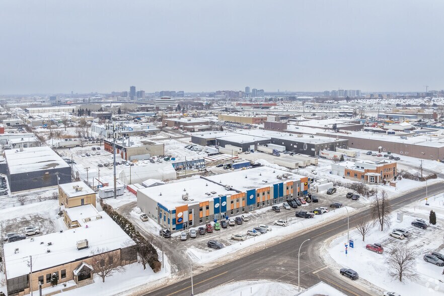 More Photos Of 1990-2014 Rue Michelin, Laval Warehouse For Sale