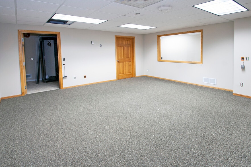 More Photos Of 4601 Weston Woods Way, White Bear Township Office For Lease