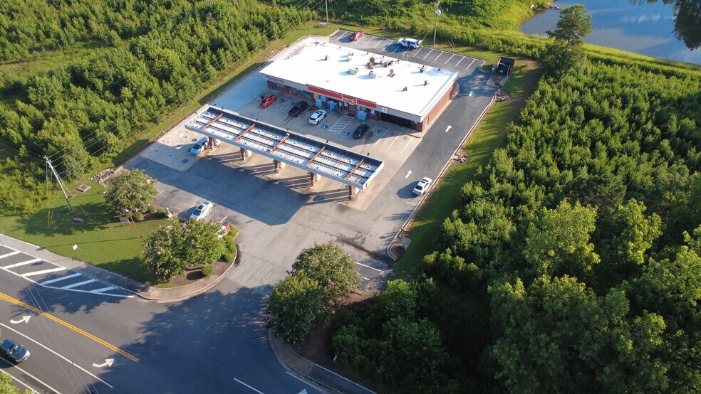 More Photos Of 5775 Phil Niekro Blvd, Flowery Branch Service Station For Lease