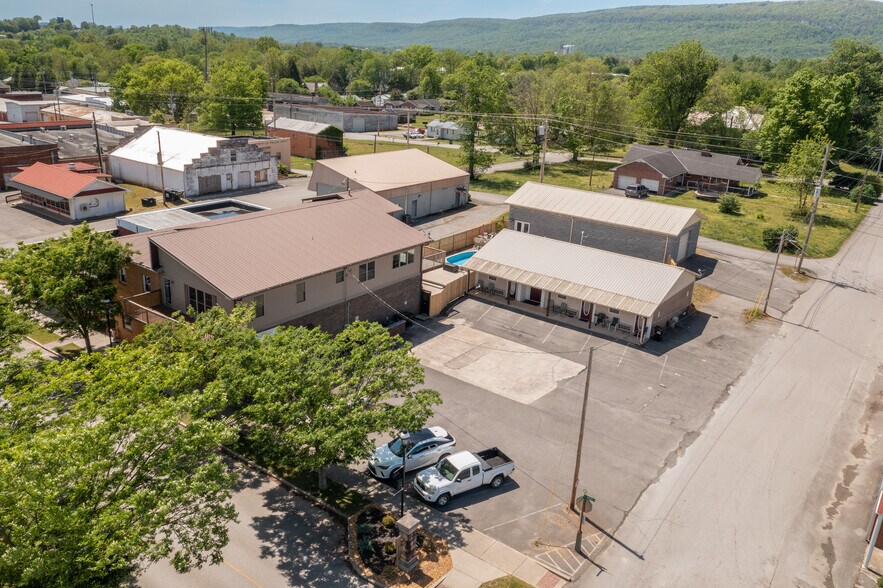 More Photos Of 3251 Main St, Pikeville Specialty For Sale