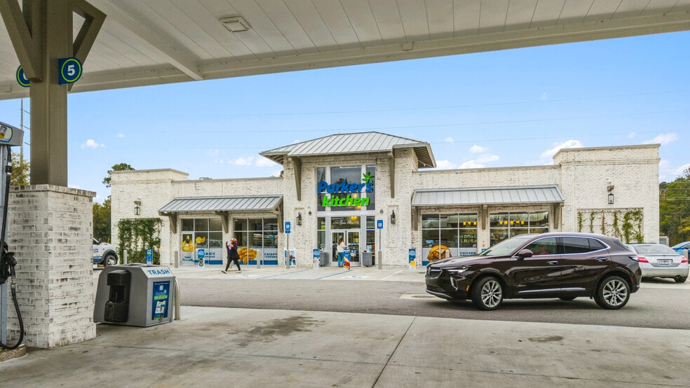 Primary Photo Of 1750 Grove Point Rd, Savannah Service Station For Sale