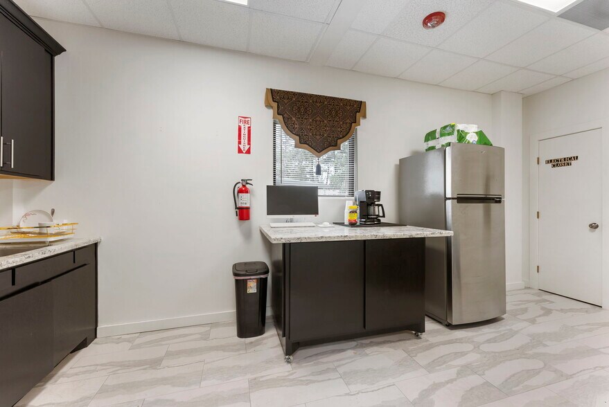 More Photos Of 26211 I-45, Spring Office For Lease