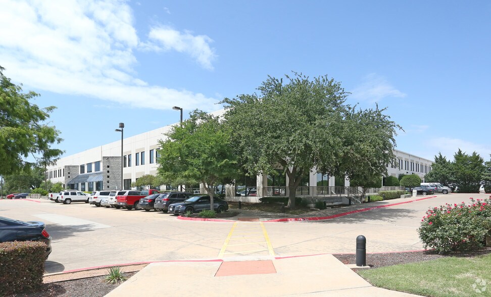 More Photos Of 2311 W Rundberg Ln, Austin Unknown For Lease