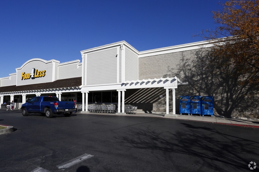 More Photos Of 2331-2341 E Avenue S, Palmdale General Retail For Lease