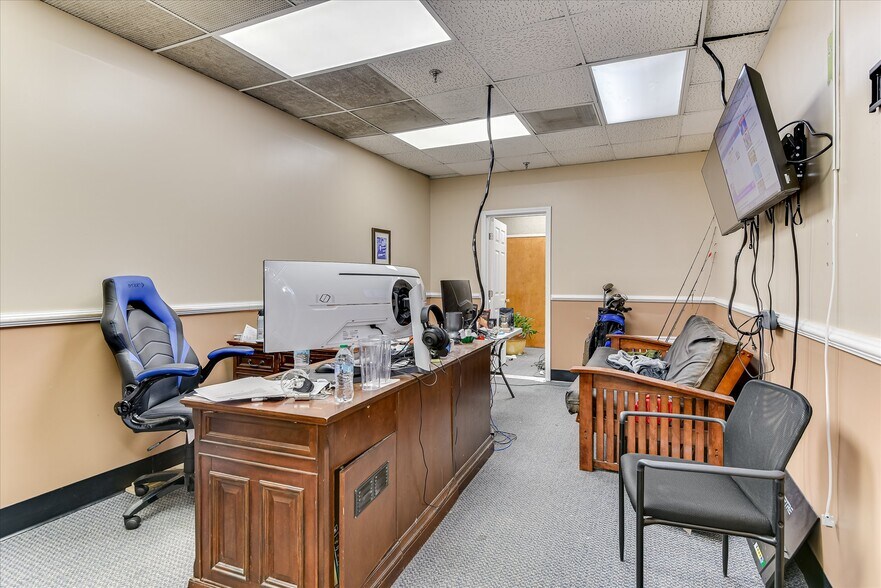 More Photos Of 1089 Augusta Rd, Warrenville Office For Sale