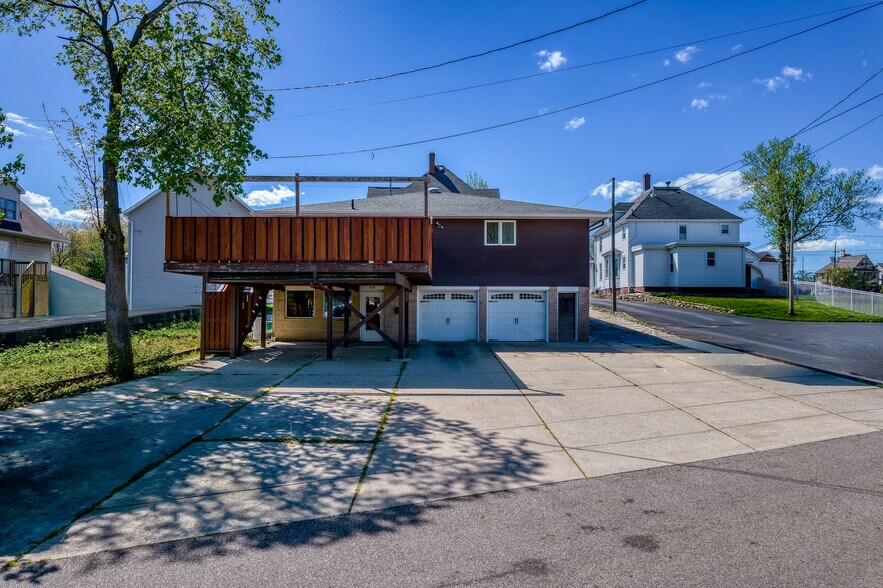 More Photos Of 832 S Main St, Canton Specialty For Sale