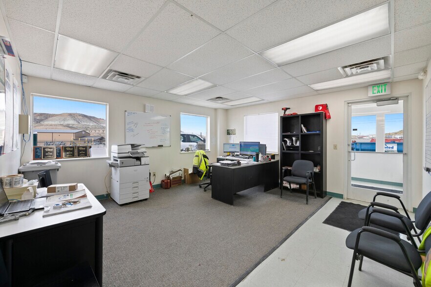 More Photos Of 44-46 Wilkins Peak Dr, Rock Springs Warehouse For Sale