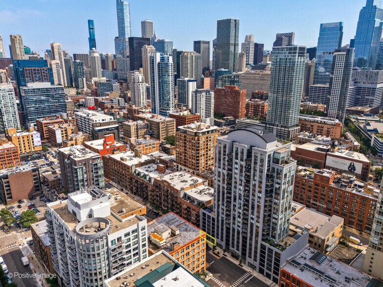 More Photos Of 435 W Erie St, Chicago Apartments For Sale