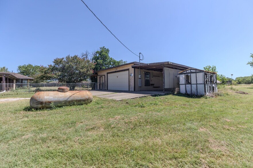 More Photos Of 12409 Lowden Ln, Manchaca Flex For Sale