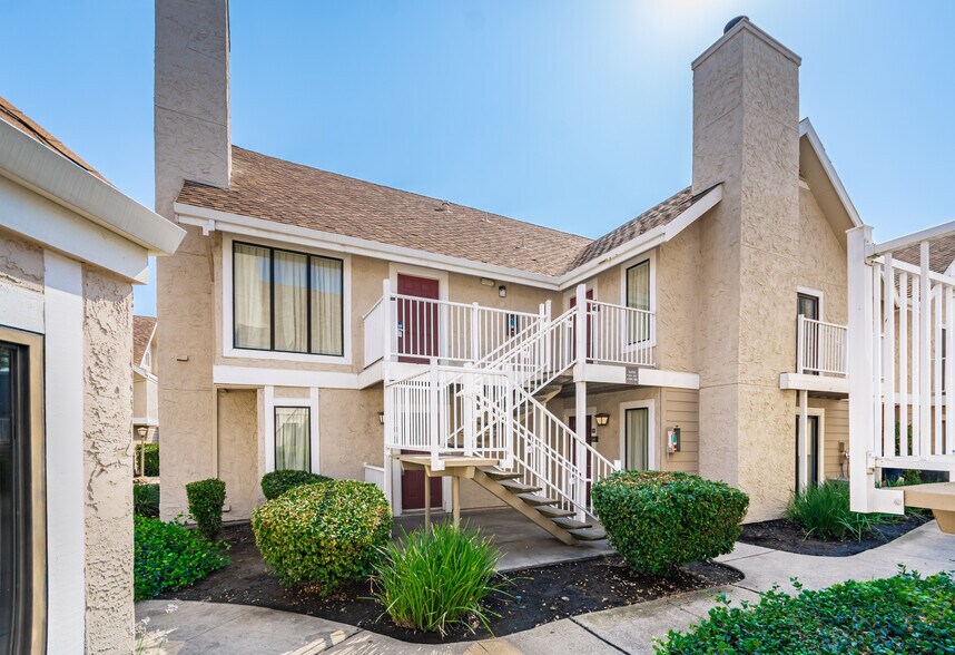More Photos Of 1530 Howe Ave, Sacramento Hotel For Sale