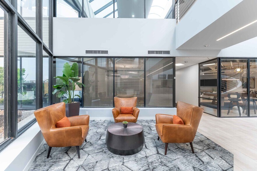 More Photos Of 6606 Lyndon B Johnson Fwy, Dallas Office For Lease