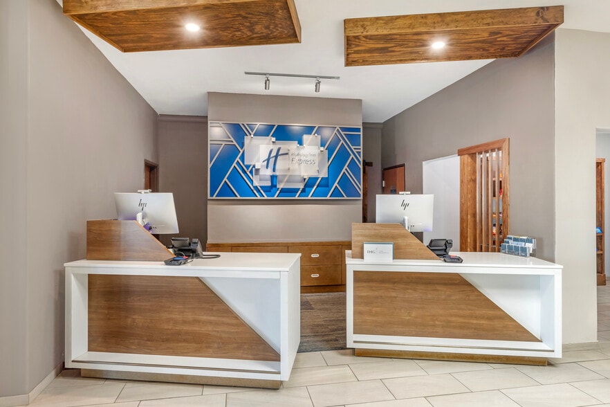 More Photos Of 2965 E Main St, Alice Hotel For Sale