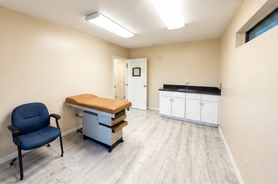 More Photos Of 11111 Jones Rd, Houston Medical For Sale