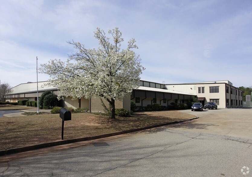 More Photos Of 24 Herring Rd, Newnan Warehouse For Sale