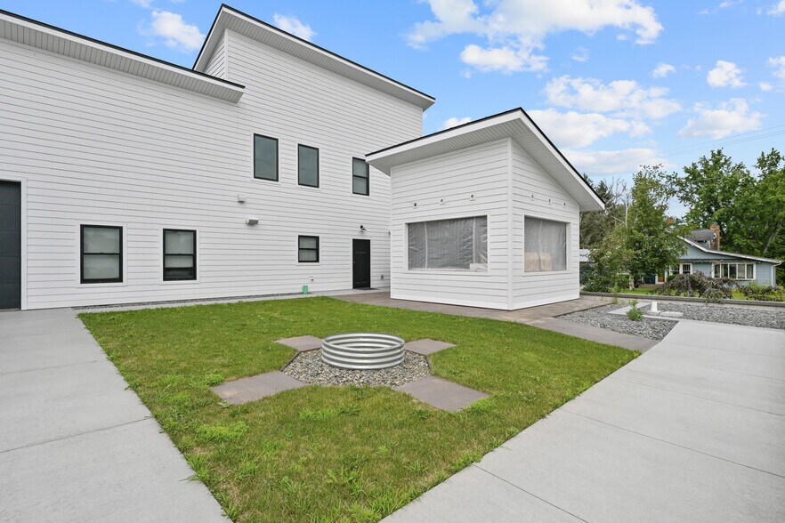 More Photos Of 3061 County Q rd, Nelsonville Flex For Sale