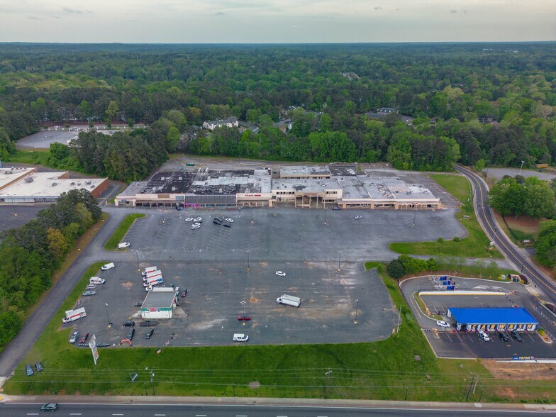 More Photos Of 5561 Memorial Dr, Stone Mountain General Retail For Sale