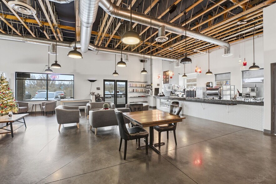 More Photos Of 1215 Aaron Dr, Richland General Retail For Lease