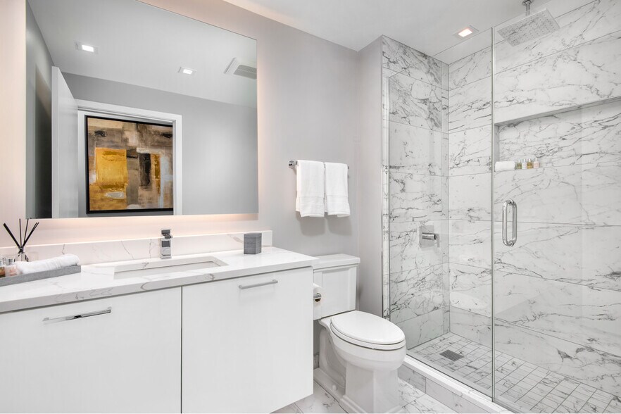 More Photos Of 300 N Canal St, Chicago Apartments For Sale