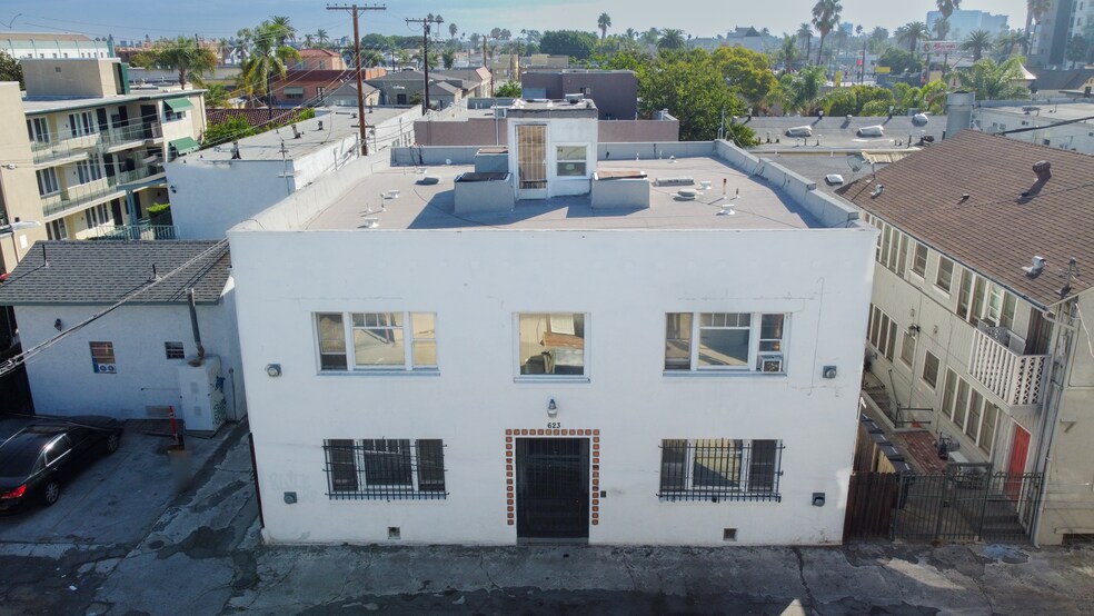 Primary Photo Of 623 E Broadway, Long Beach Apartments For Sale