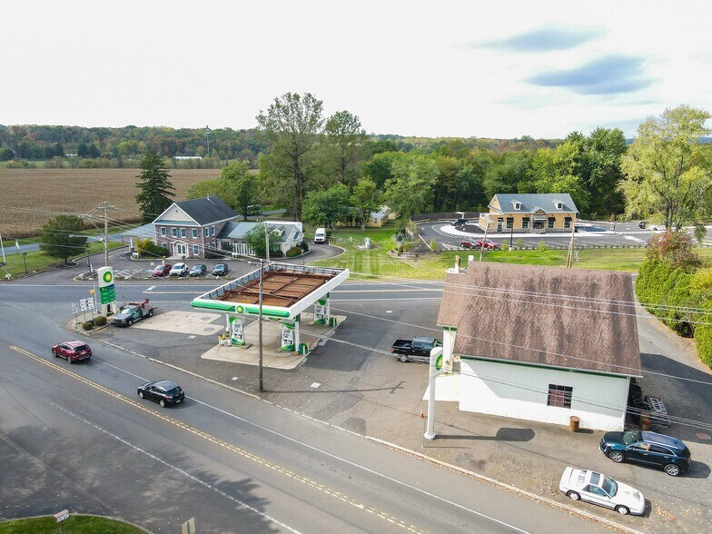 More Photos Of 810 Durham Rd, Newtown Service Station For Sale