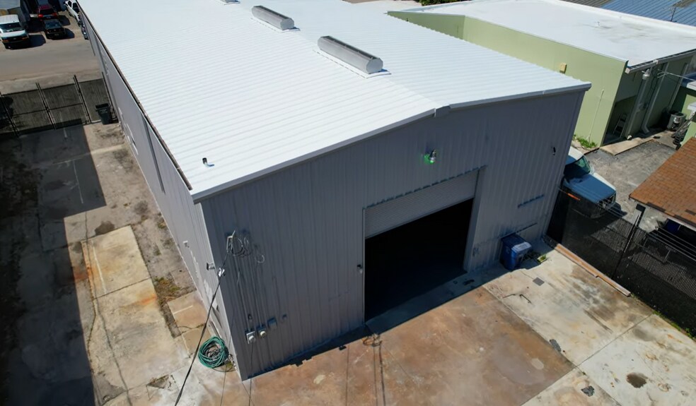 More Photos Of 1911 Dana Dr, Fort Myers Warehouse For Sale