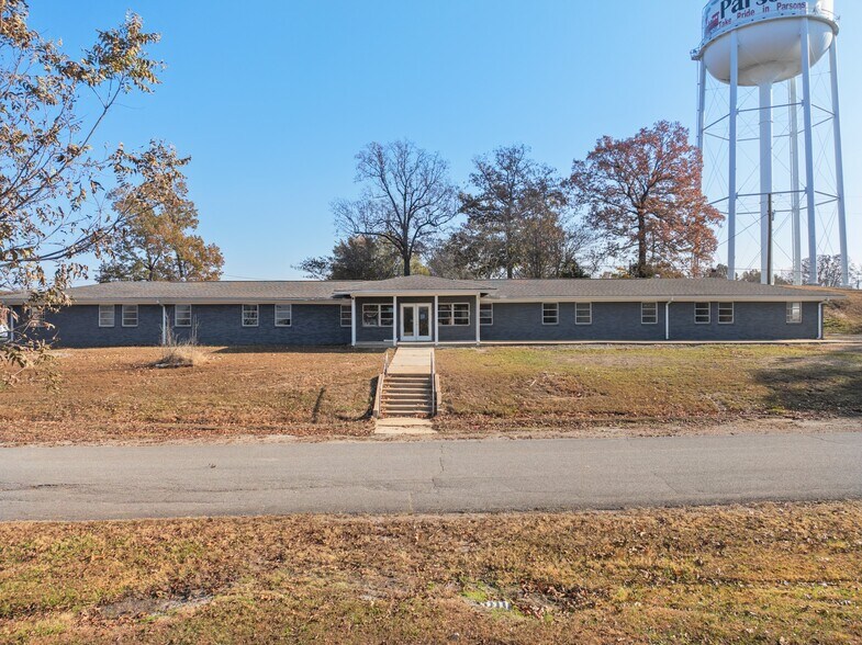 More Photos Of 105 Kentucky Ave S, Parsons Light Distribution For Sale