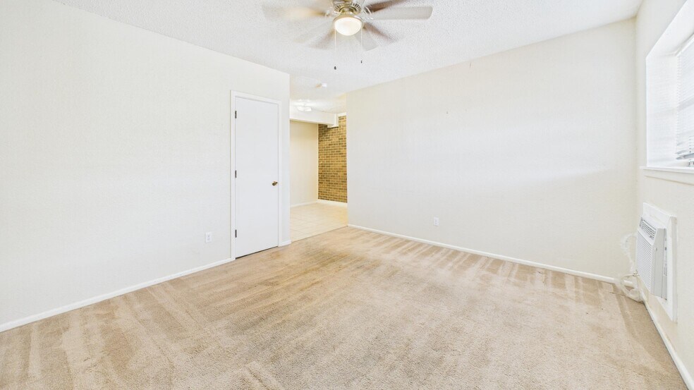 More Photos Of 2123 15th St, Lubbock Apartments For Sale