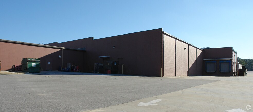 More Photos Of 3904-3946 Bishop Rd, Rocky Mount Storefront For Lease