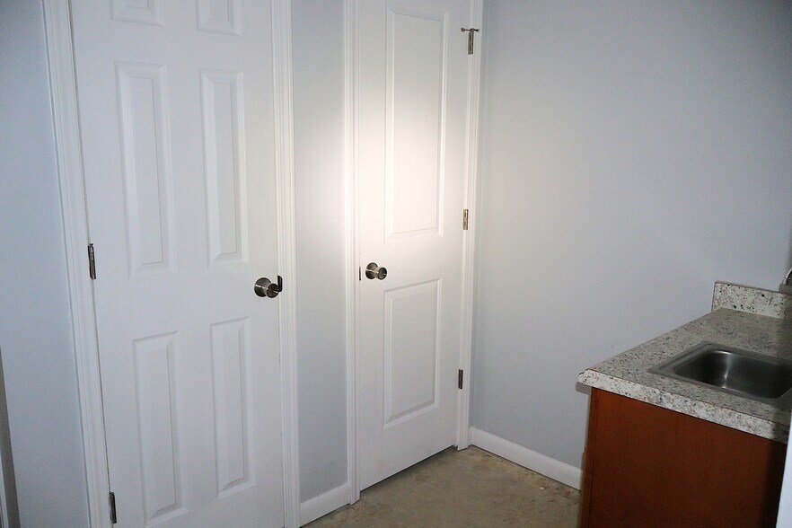 More Photos Of 501 Plaza Dr, Enterprise Storefront Retail Office For Sale
